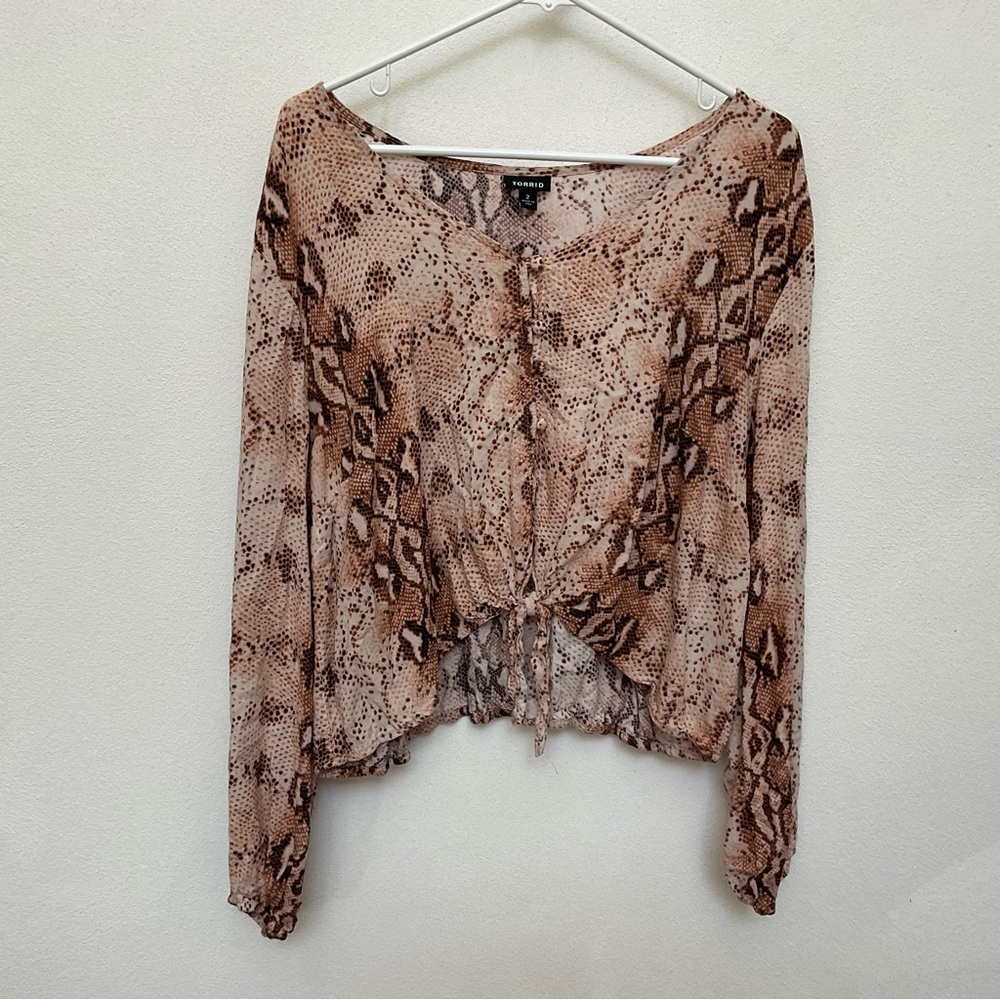 Torrid Tan Snake Skin Cropped Button Front Tie Long Sleeve Top Size 2X